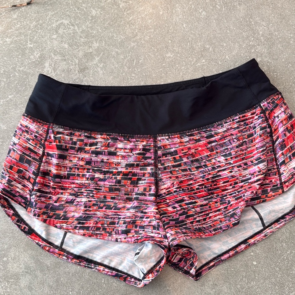 Lulu Lemon size 6